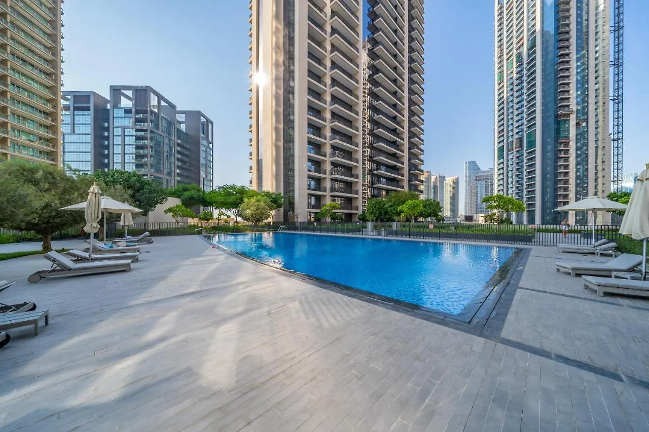 Apartman Elegant Apt With Balcony Minutes From Burj Khalifa Dubaj